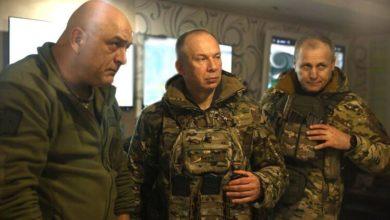 Photo of «Идут тяжелые бои». Сырский посетил позиции ВСУ под Купянском и заявил о напряженной обстановке