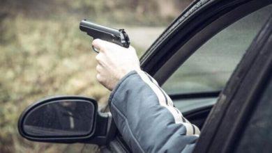 Photo of В Киеве мужчина угрожал пистолетом другому водителю с баллончиком газа на парковке