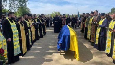 Photo of В Черновцах появилась первая братская могила погибших украинских военных