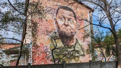 Photo of В Киеве нарисовали мурал рекордно больших размеров с портретом Залужного. Фото