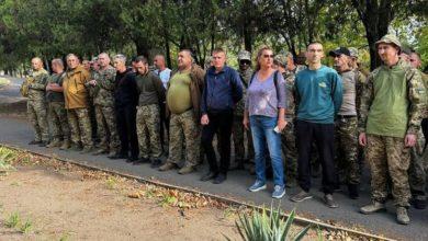 Photo of Около сотни военных бригады ТрО самовольно оставили воинскую часть на Донбассе и вышли на митинг. Фото