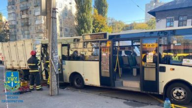 Photo of В Киеве ГАЗель на полном ходу въехала в маршрутку. Погибла женщина