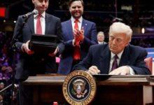 Photo of «Мне очень весело»! Трамп заявил, что управляет страной и миром